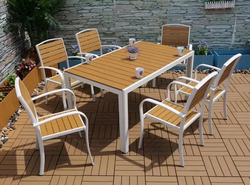 Outdoor Table & Chair