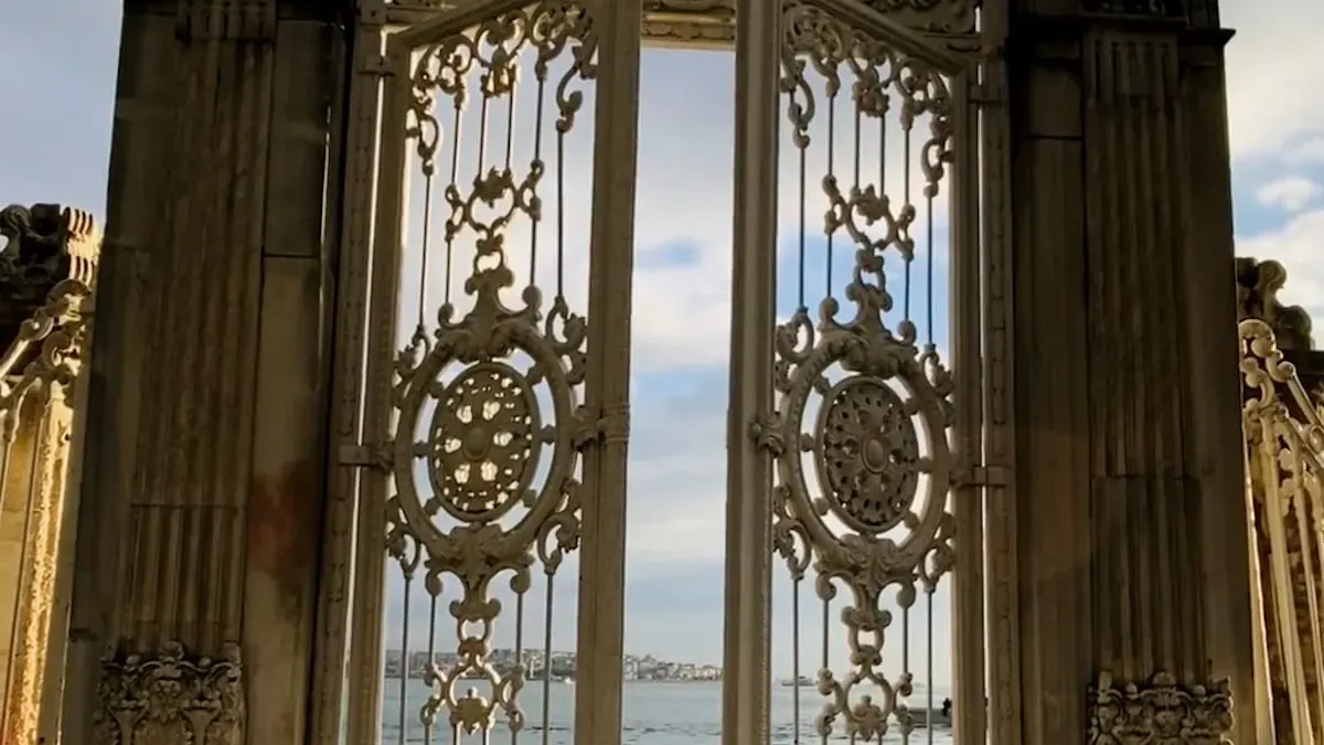 Composite Gate: Pros, Cons, Costs & Complete Buying Guide